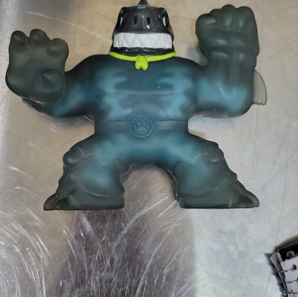 Heroes of Goo Jit Zu- Bone Shark Dino X-Ray